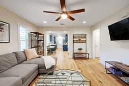 Austin Bungalow- SLATX - Image 2
