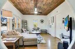 Austin Creekside Bungalow- SLATX - Image 4