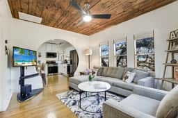 Austin Creekside Bungalow- SLATX - Image 2