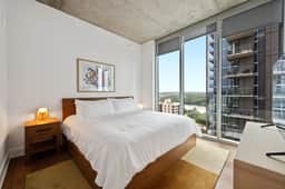 1708 Austin Cozy Corner Condo - AA - Image 3