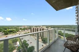 1708 Austin Cozy Corner Condo - AA - Image 4
