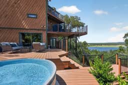 Hill Country - Treehouse Retreat - Image 3