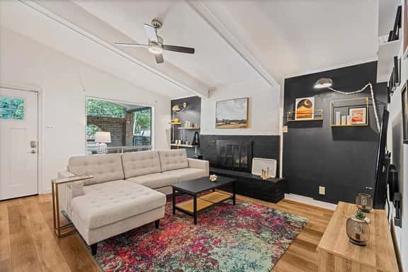 Austin La Casa Chic- SLATX - Image 1