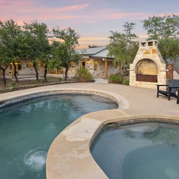 Dripping Springs Country Retreat and Casita - Image 1
