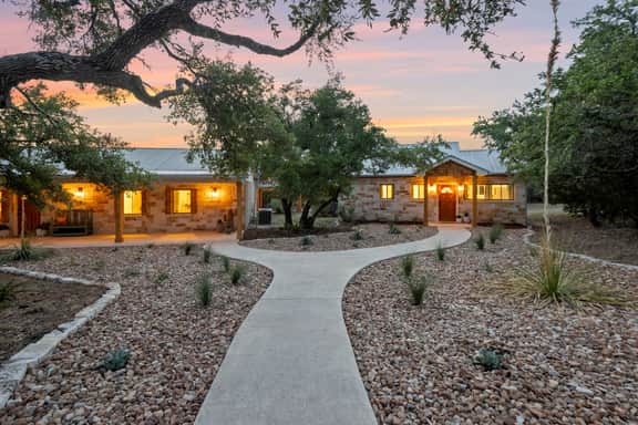 Dripping Springs Country Retreat and Casita - Image 5