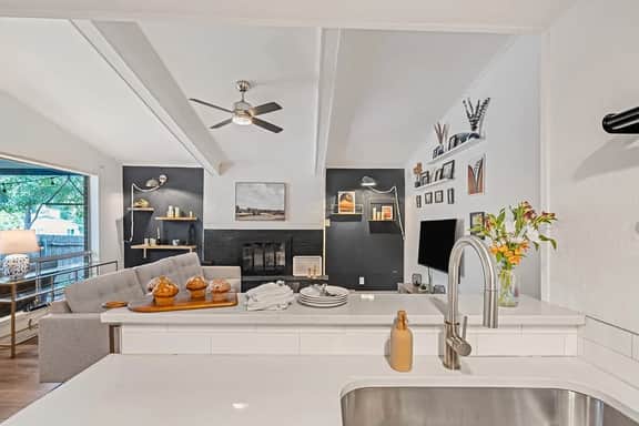 Austin La Casa Chic- SLATX - Image 3