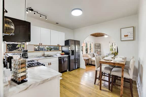 Austin Creekside Bungalow- SLATX - Image 3