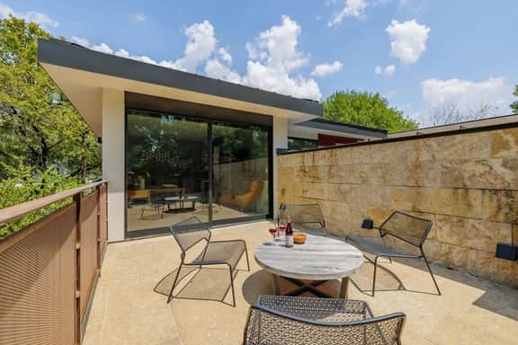 Austin Hidden Oasis- SLATX - Image 4