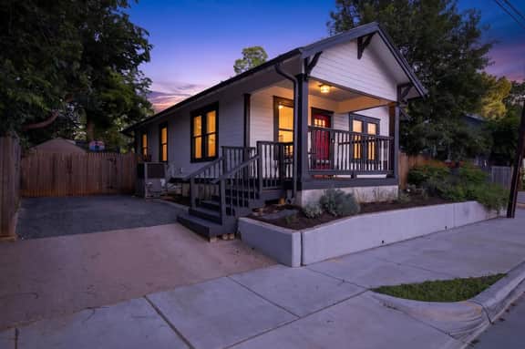 Austin Urban Charm- SLATX - Image 5