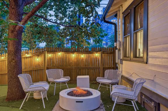 Austin Urban Charm- SLATX - Image 2