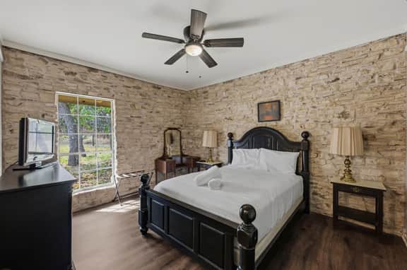 Dripping Springs Double H Ranch - Image 4