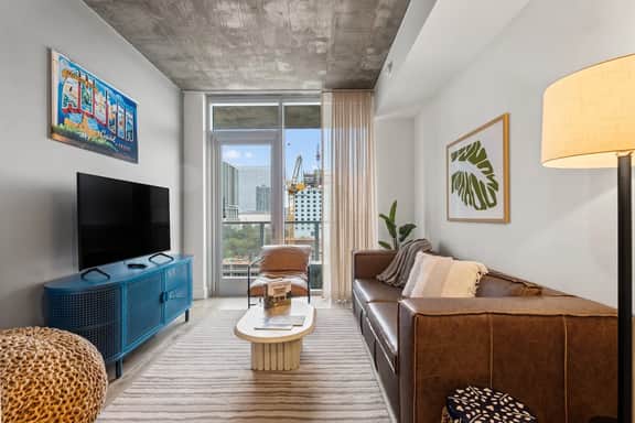 1403 Austin Cozy Downtown Suite - AA - Image 2