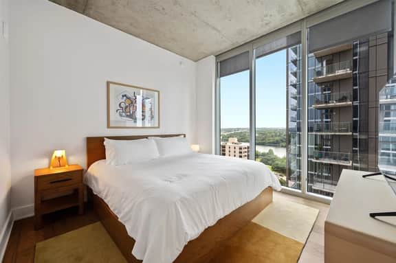 1708 Austin Cozy Corner Condo - AA - Image 3