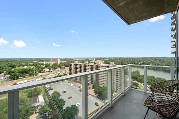 1708 Austin Cozy Corner Condo - AA - Image 4