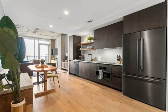 2011 Austin Luxurious Executive Condo - AA - Image 5