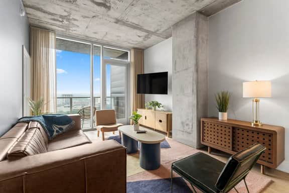 2011 Austin Luxurious Executive Condo - AA - Image 2