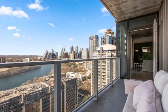 2310 Austin Prestige Lakeview Penthouse - AA - Image 4