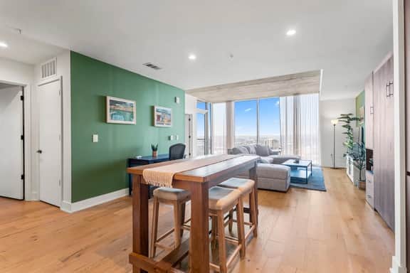 2310 Austin Prestige Lakeview Penthouse - AA - Image 4