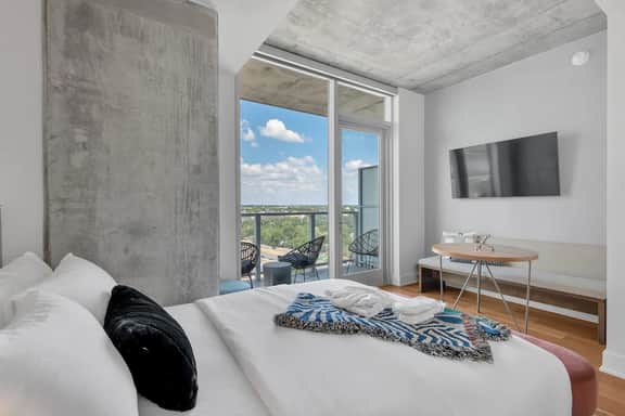1902 Austin Modern Sky Suite - AA - Image 2
