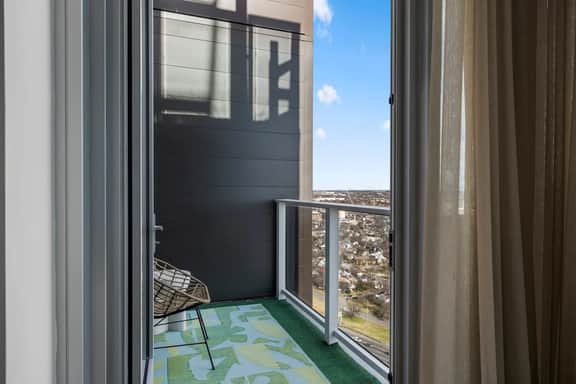 3206 Austin Top Floor Lux Condo Suite - AA - Image 4