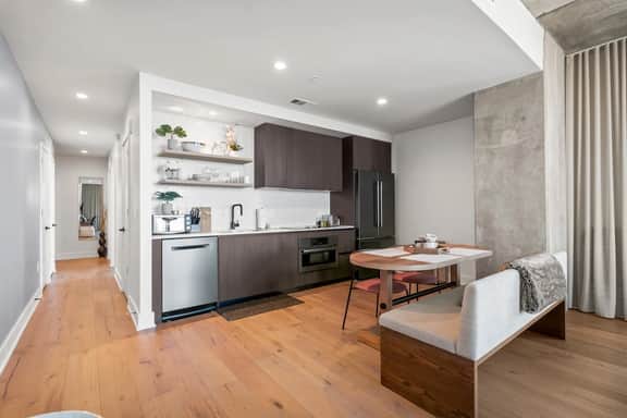 3004 Austin Corner Premium Suite - AA - Image 5