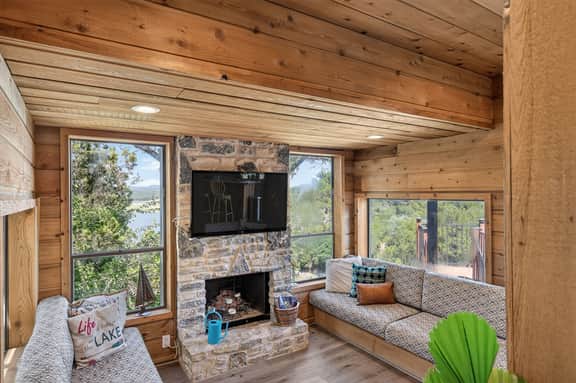 Hill Country - Treehouse Retreat - Image 2