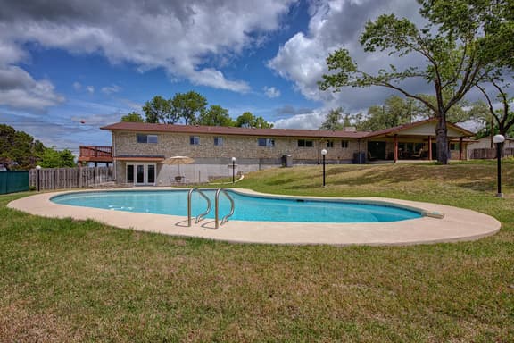 Austin Roadrunner Retreat - Image 1