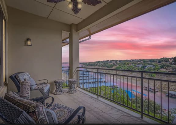 Lakeway Village Cove Escape - Image 1