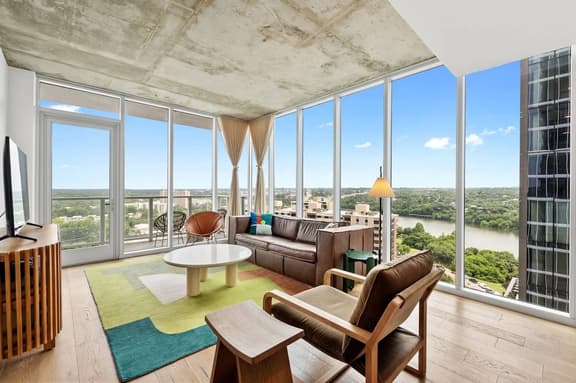 1708 Austin Cozy Corner Condo - AA - Image 1