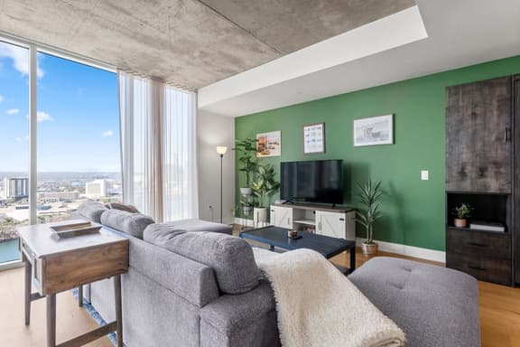 2310 Austin Prestige Lakeview Penthouse - AA - Image 1