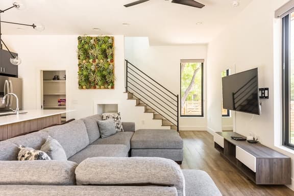 901 E 13th St Austin Chic & Boutique - Central Austin Estate - A - Image 1