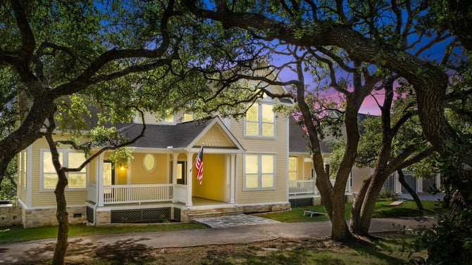 Book the Hill Country Dream Ranch and Studio